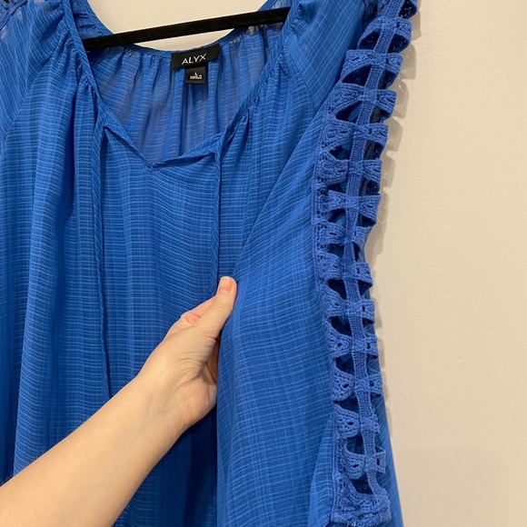 •2/$35• NWOT Alyx Sheer Blue Blouse with Matching Cami - Picture 2 of 5